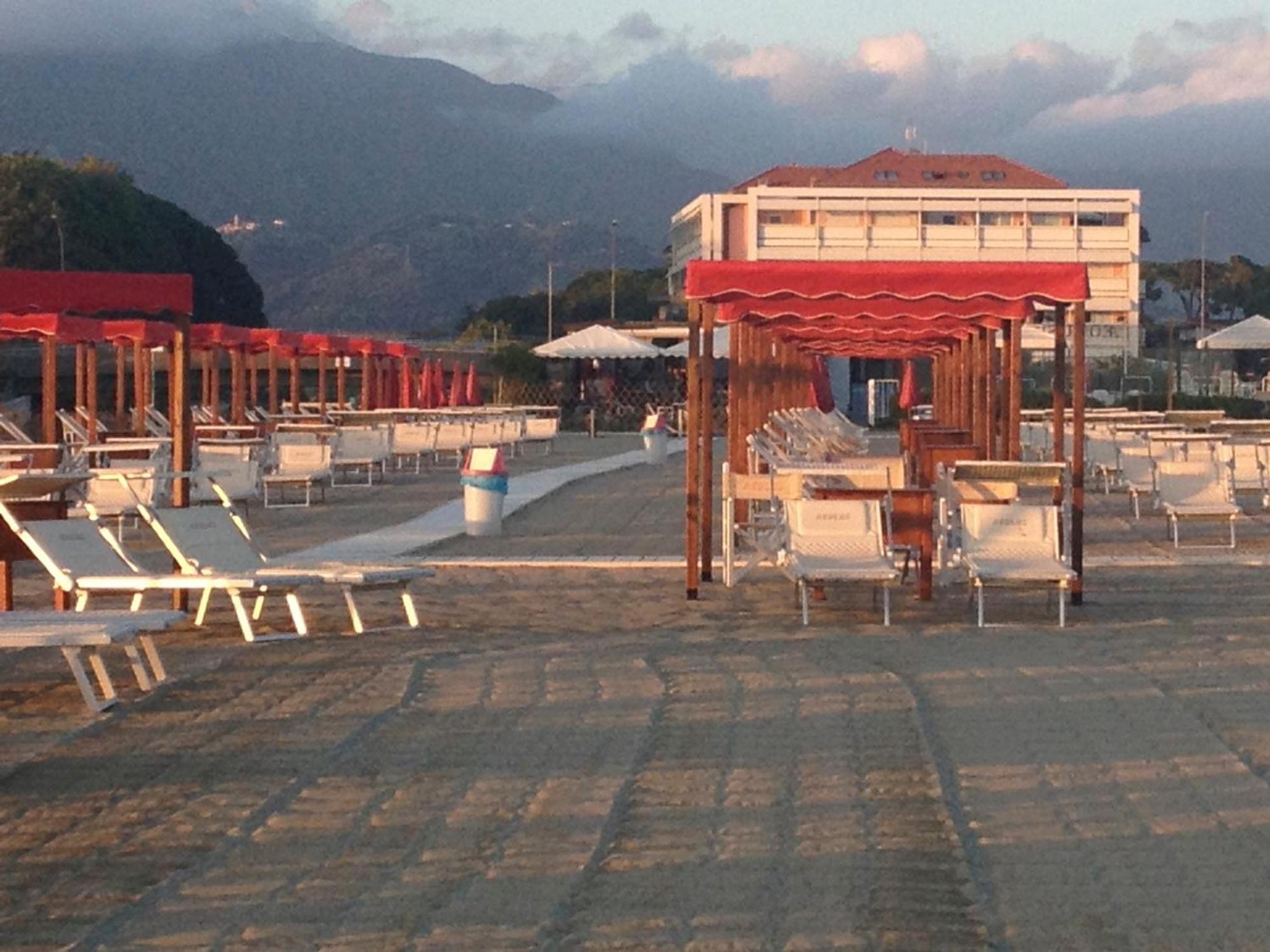 Hotel Verdemare Marina di Pietrasanta Habitación foto